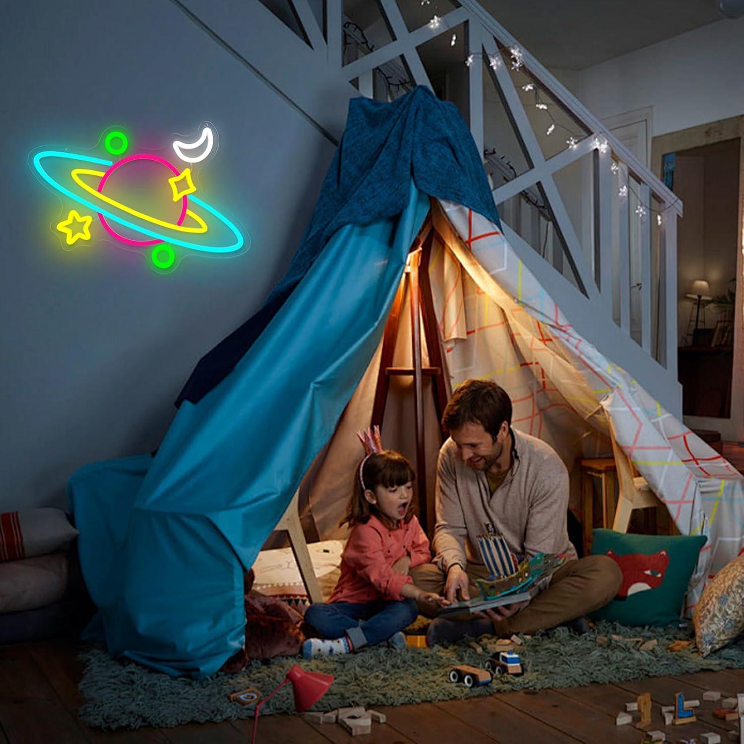 Neonreclame voor Saturnus, met - Neon Sign Party recensie en prijs