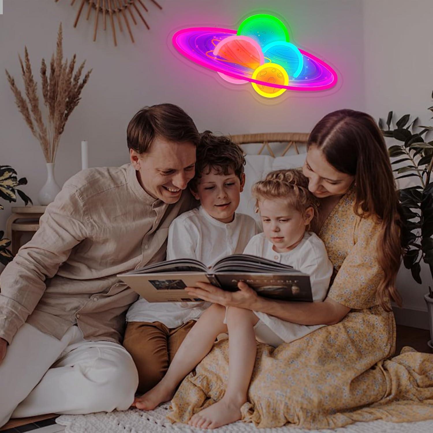 Neonreclame voor Saturnus, met - Neon Sign Party recensie en prijs